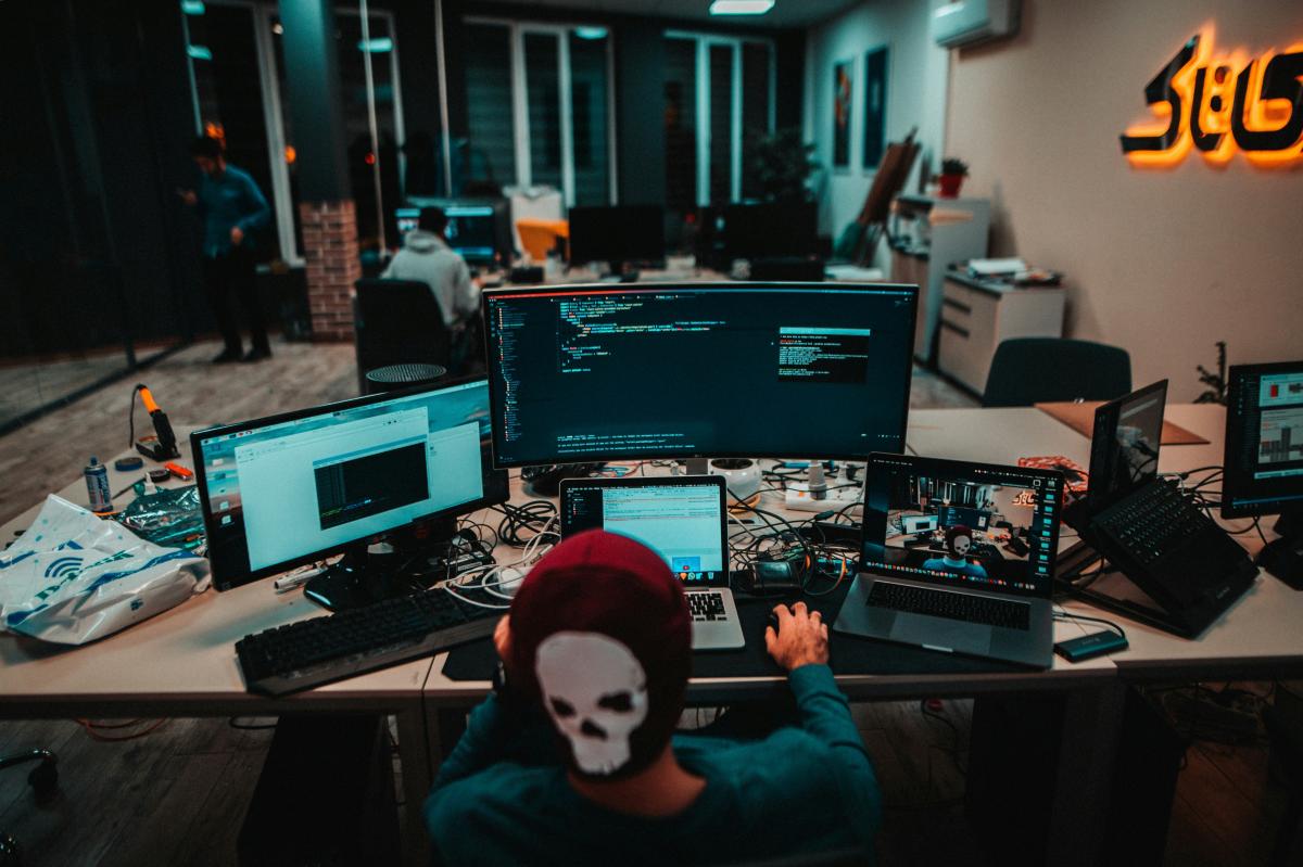 Why Hybrid and Multi-Cloud Skills Are the Ultimate Tech Cheat Code Right Now