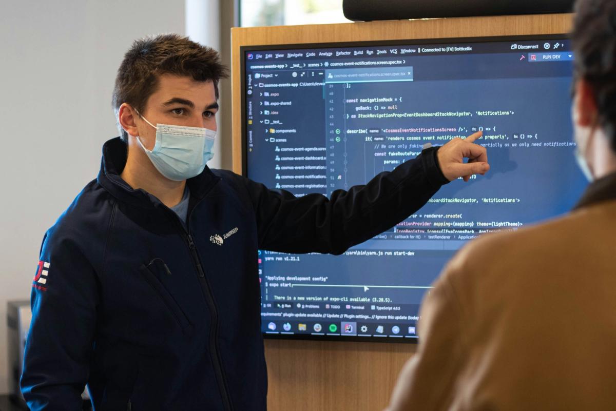 How Konentra Solutions Simulates Real-World Cloud Deployments for Students